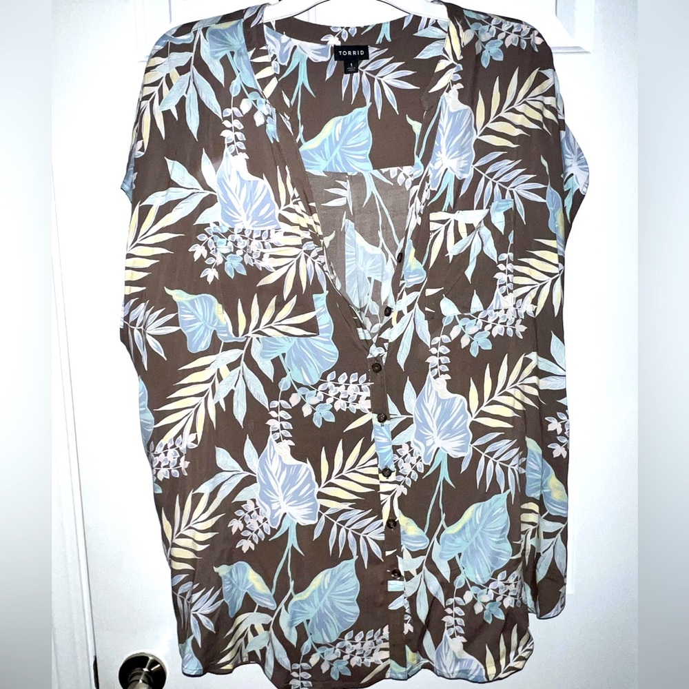 Torrid Dark Taupe & Blue Floral Challis Dolman Blouse Size 1
